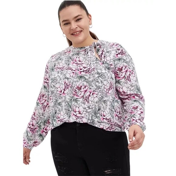 NWT Torrid White Floral Georgette Tie Neck Blouse Top 4X 26 Flowy Boho - Picture 2 of 5